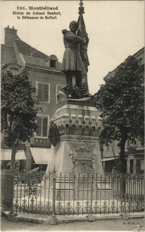Carte postale ancienne Montbeliard Statue du Colonel Denfert France à Montbéliard