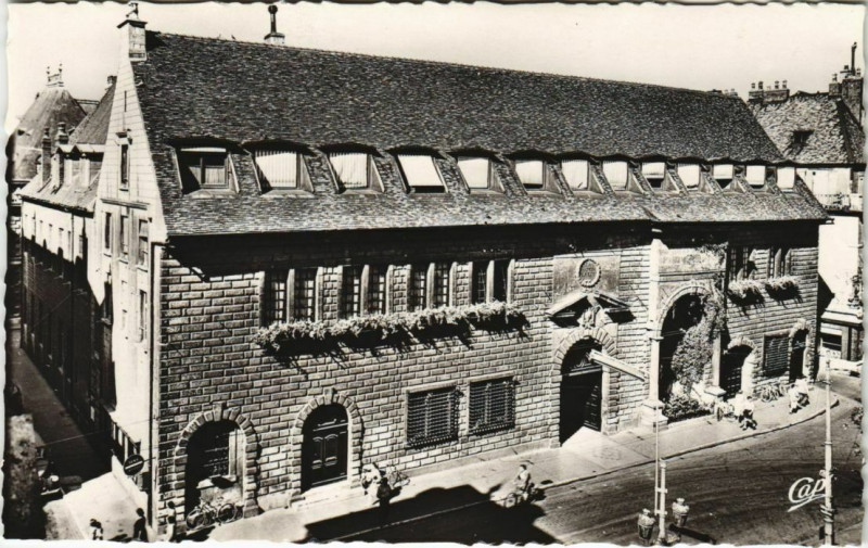 Carte postale ancienne Besancon Hotel de Ville France à Besançon