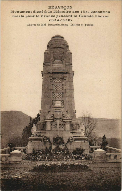 Carte postale ancienne Besancon Monument aux Morts France à Besançon