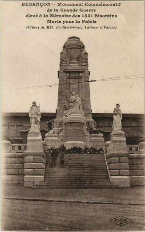 Carte postale ancienne Besancon Monument aux Morts France à Besançon
