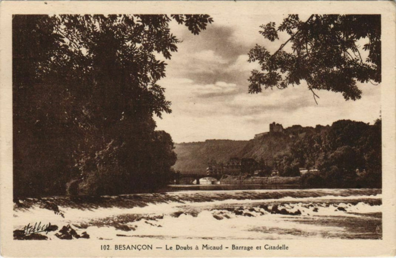 Carte postale ancienne Besancon Barrage et Citadelle France à Besançon