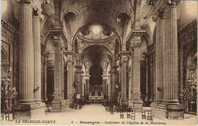 Carte postale ancienne Besancon Interieur de l'Eglise de la Madeleine France à Besançon
