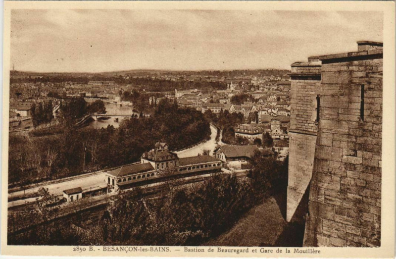 Carte postale ancienne Besancon Bastion de Beauregard et Gare de la Mouillere France à Besançon