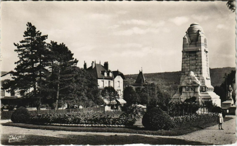 Carte postale ancienne Besancon Monument aux Morts France à Besançon