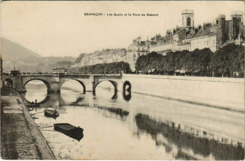 Carte postale ancienne Besancon Les Quais et le Pont Battant France à Besançon