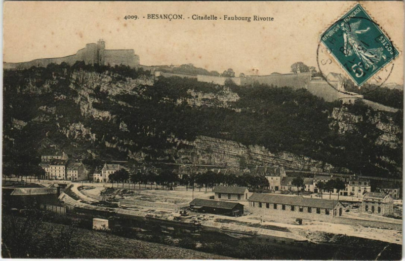 Carte postale ancienne Besancon Citadelle et Faubourg Rivotte France à Besançon