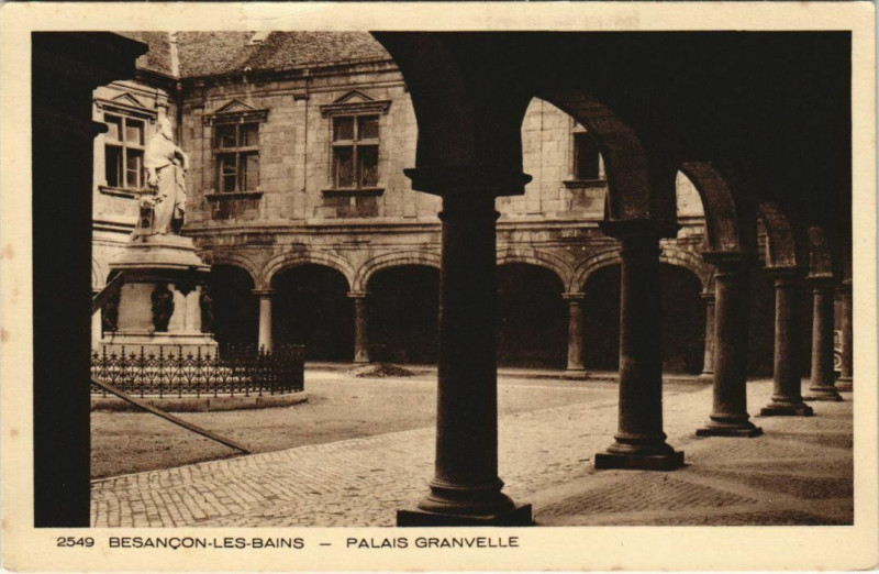 Carte postale ancienne Besancon Palais Granvelle France à Besançon