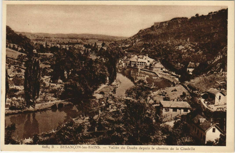 Carte postale ancienne Besancon vallee du Doubs depuis le chemin de la Citadelle France à Besançon