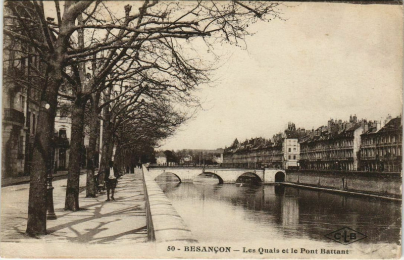 Carte postale ancienne Besancon Les Quais et le Pont Battant France à Besançon