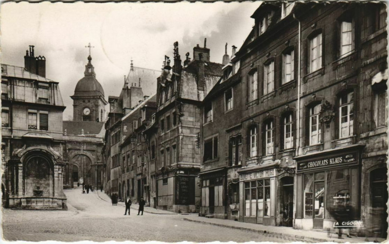 Carte postale ancienne Besancon Fontaine Saint-Quentin ,Porte Noire France à Besançon