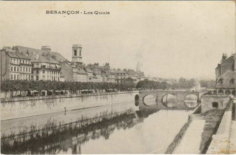 Carte postale ancienne Besancon Les Quais France à Besançon