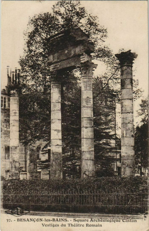 Carte postale ancienne Besancon Square Archeologique Castan ,Theatre Antique France à Besançon