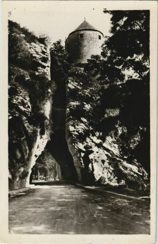 Carte postale ancienne Besancon La Porte Taillee France à Besançon