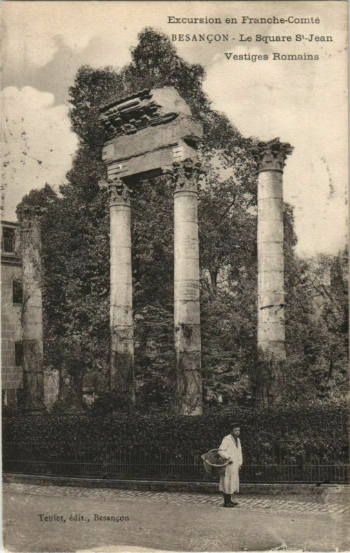 Carte postale ancienne Besancon Square Saint-Jean ,Vestiges Romains France à Besançon