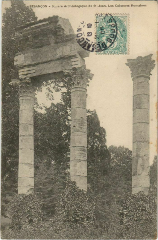 Carte postale ancienne Besancon Square Saint-Jean ,Les Colonnes Romaines France à Besançon