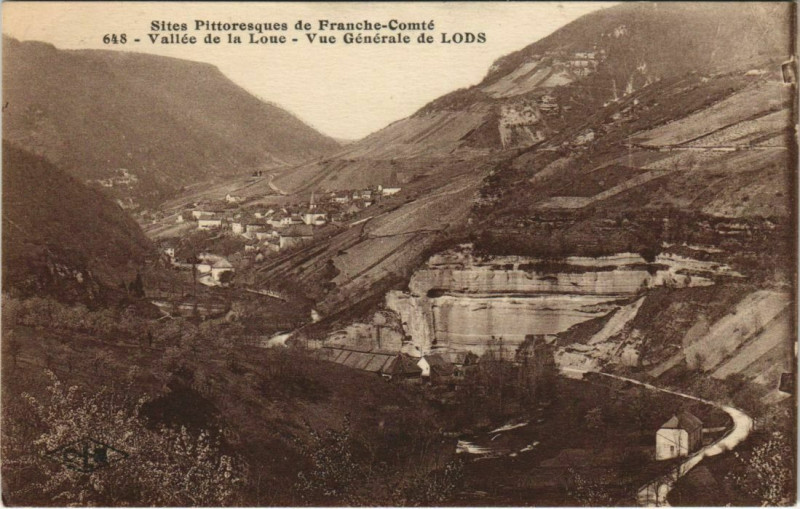 Carte postale ancienne Lods - Vue générale à Lods