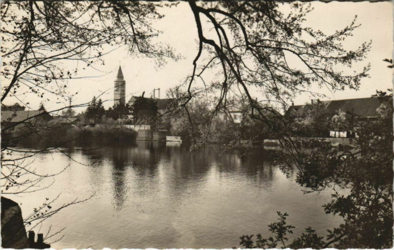 Carte postale ancienne Audincourt - Le Doubs à Audincourt