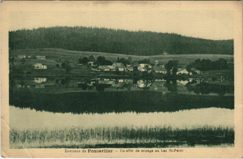 Carte postale ancienne Env. De Pontarlier - Un efet de mirage au Lac Saint-Point à Pontarlier