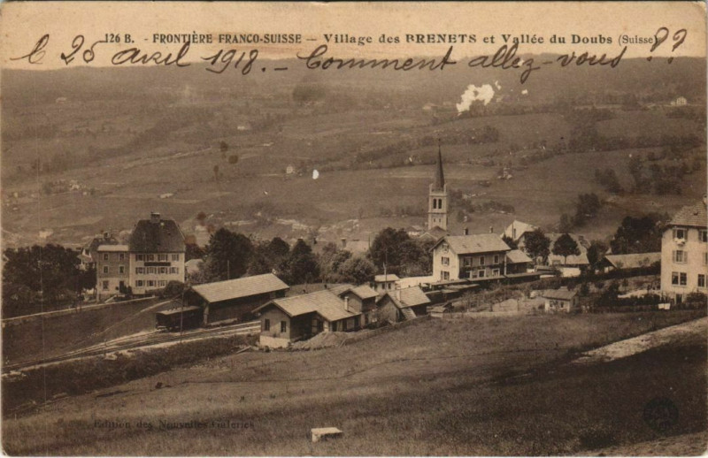 Carte postale ancienne Village des Brenets et Vallée du Doubs à Doubs
