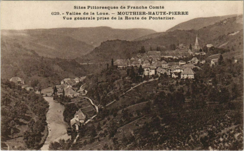 Carte postale ancienne Mouthier-Haute-Pierre - La Vue générale prise de la Route à Mouthier-Haute-Pierre