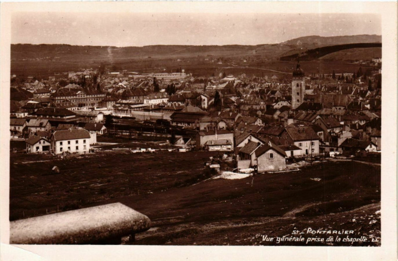 Carte postale ancienne Doubs Pontarlier Panorama de la Chapelle à Doubs
