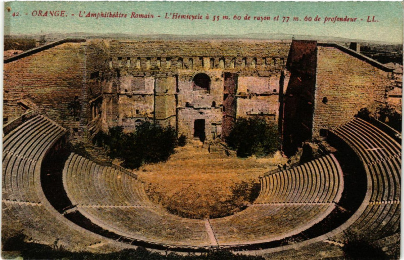 Carte postale ancienne Orange - L'Amphitheatre Romain à Romain