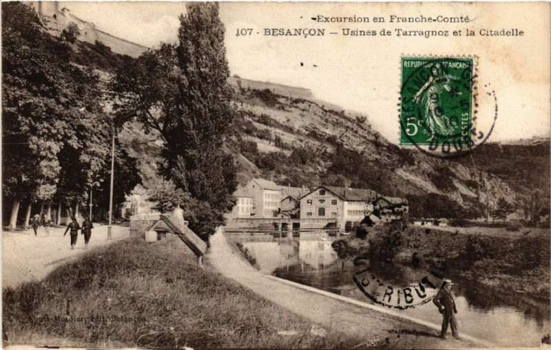 Carte postale ancienne Besancon - Usines de Tarragnoz et le Citadelle à Besançon