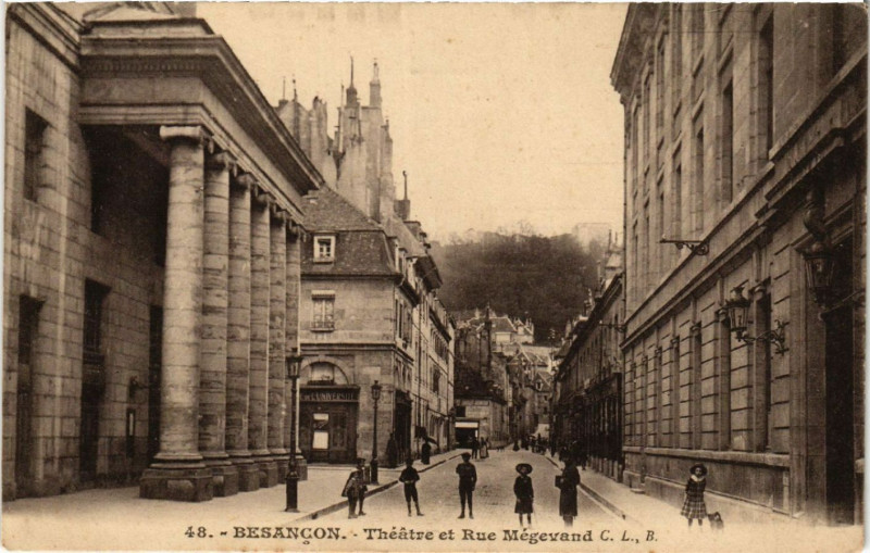 Carte postale ancienne Besancon - Theatre et Rue Mégevand à Besançon