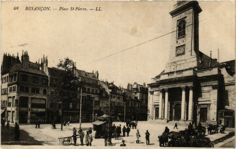 Carte postale ancienne Besancon - Place Saint-Pierre à Besançon
