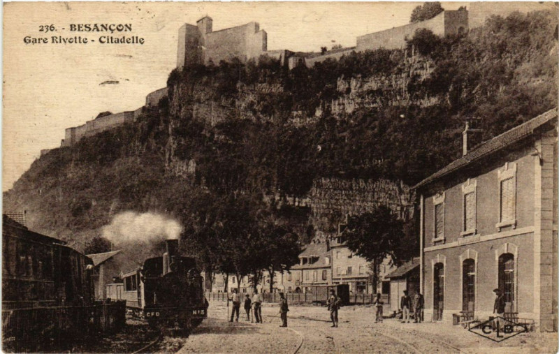 Carte postale ancienne Besancon - Gare Rivotte - Citadelle à Besançon