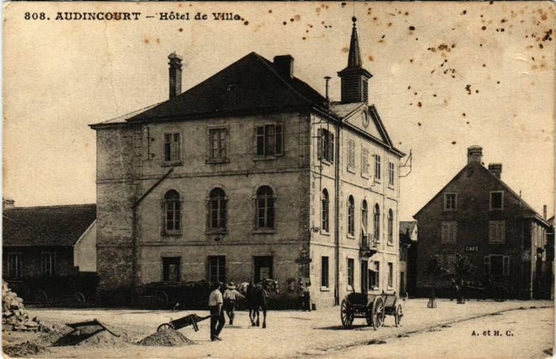 Carte postale ancienne Audincourt - Hotel de Ville à Audincourt
