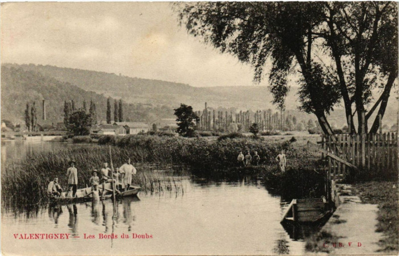 Carte postale ancienne Valentigney - Les Bords du Doubs à Valentigney