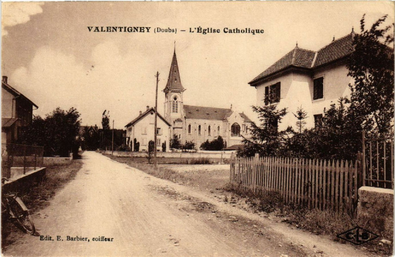 Carte postale ancienne Valentigney - L'Eglise Catholique à Valentigney