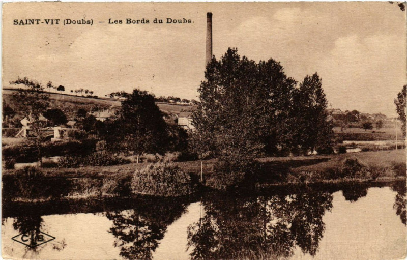 Carte postale ancienne Saint-Vit - Les Bords du Doubs à Saint-Vit