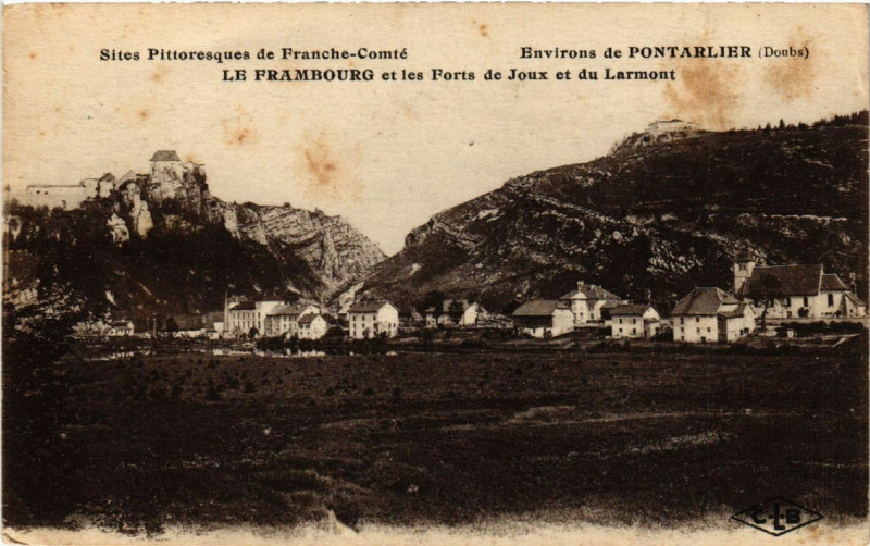 Carte postale ancienne Pontarlier - Environs - Le Frambourg et les Forts à Pontarlier