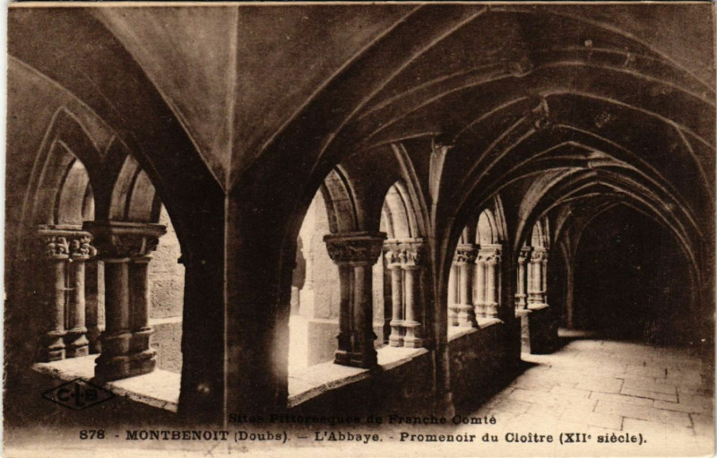 Carte postale ancienne Montbenoit - L'Abbaye - Promenoir du Cloitre à Montbenoît