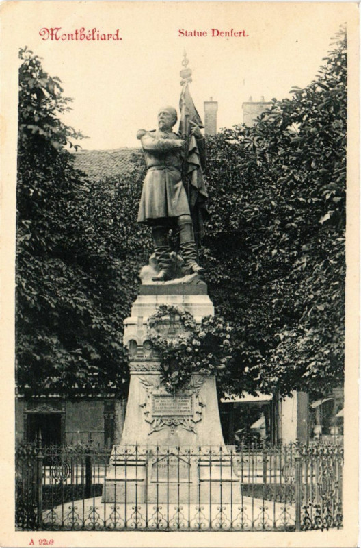 Carte postale ancienne Montbeliard - Statue Denfert à Montbéliard