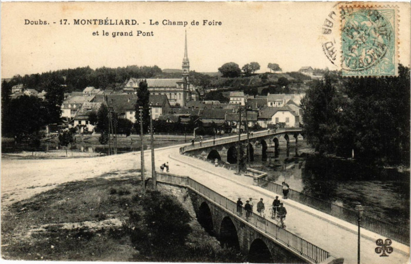 Carte postale ancienne Montbeliard - Le Champ de Foire et le Grand Pont à Montbéliard