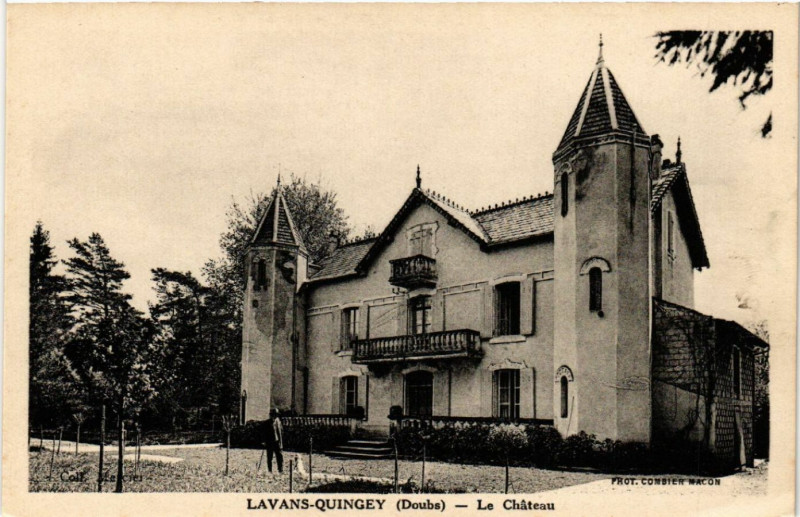 Carte postale ancienne Lavans-Quingey - Le Chateau à Lavans-Quingey