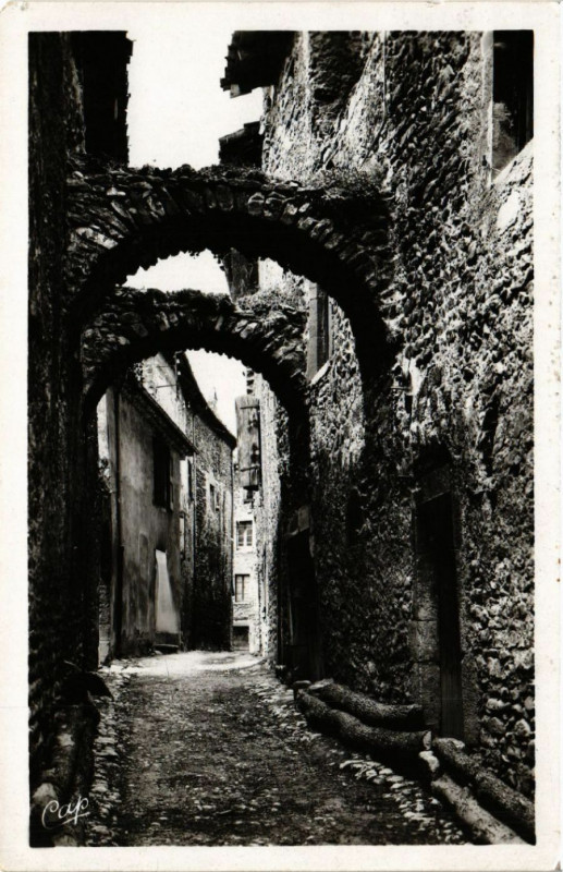 Carte postale ancienne Chatillon-en-Diois - Une vieille rue