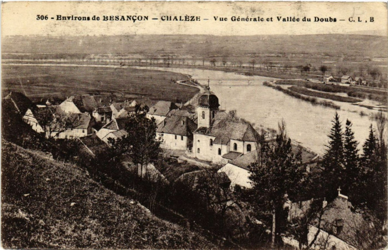 Carte postale ancienne Chaleze - Chaleze - Vue générale et Vallée du Doubs à Chalèze