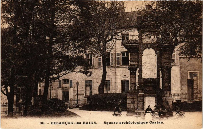 Carte postale ancienne Besancon-les-Bains - Square Archéologique Castan à Besançon