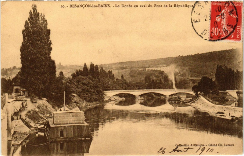 Carte postale ancienne Besancon-les-Bains - Le Doubs en aval du Pont de la Republique à Doubs