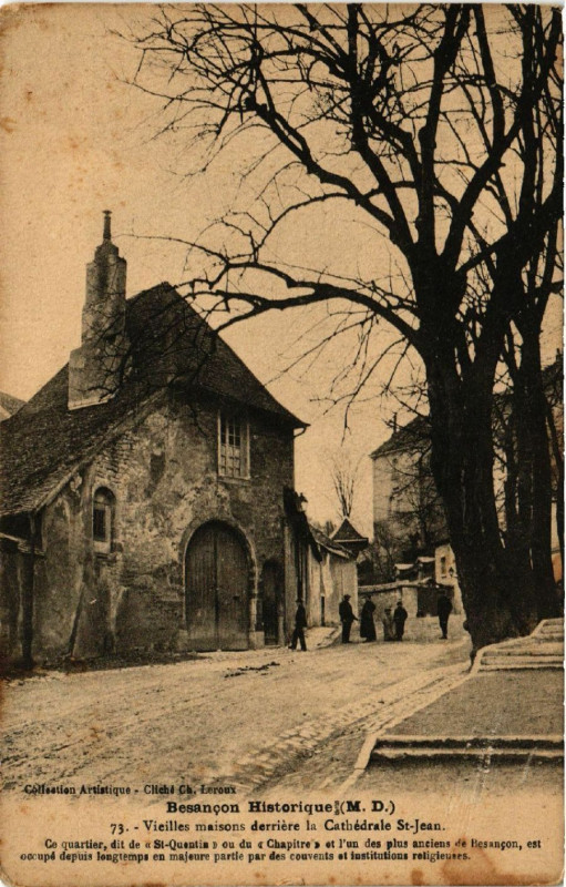 Carte postale ancienne Besancon - Vieilles Maisons derriere la Cathedrale Saint-Jean à Besançon