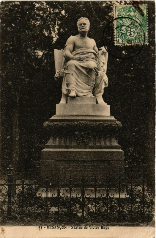 Carte postale ancienne Besancon - Statue de Victor Hugo à Besançon