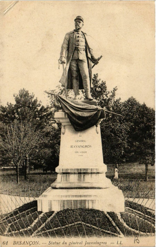 Carte postale ancienne Besancon - Statue de General Jeanningros à Besançon