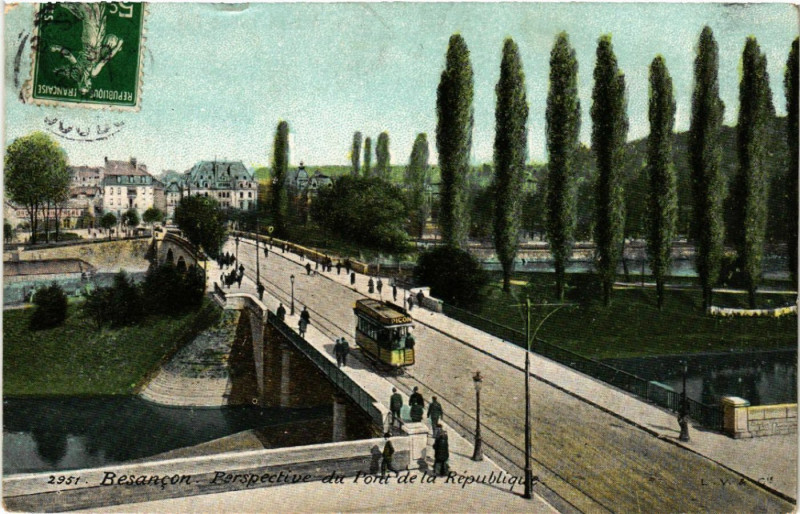 Carte postale ancienne Besancon - Perspective du Pont de la Republique à Besançon