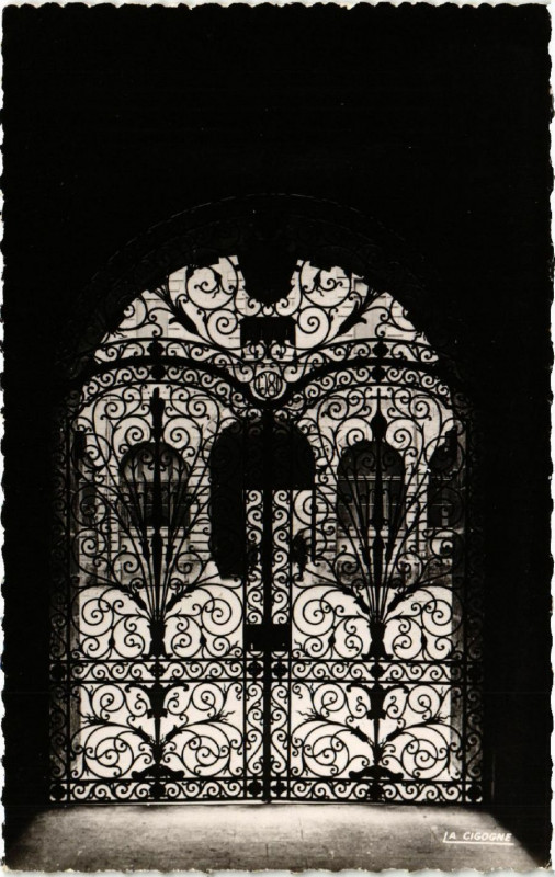 Carte postale ancienne Besancon - Grilles du Palais de Justice à Besançon