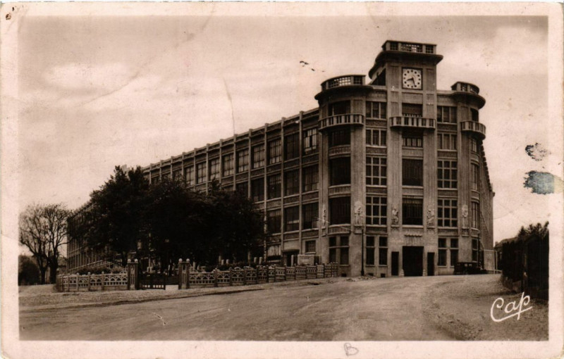Carte postale ancienne Besancon - Ecole d'Horlogerie à Besançon