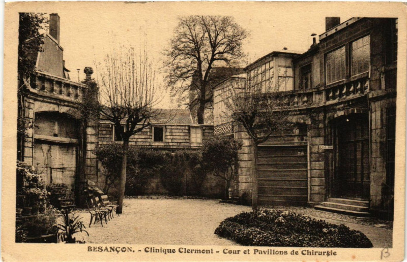 Carte postale ancienne Besancon - Clinique Clermont - Cour et Pavillons de Chirurgie à Besançon